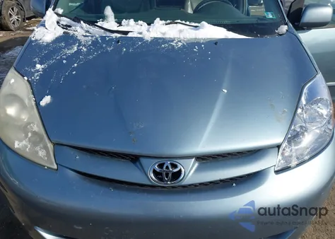 2006 Toyota Sienna Xle z USA, uszkodzony, nr VIN 5TDBA22C46S057929